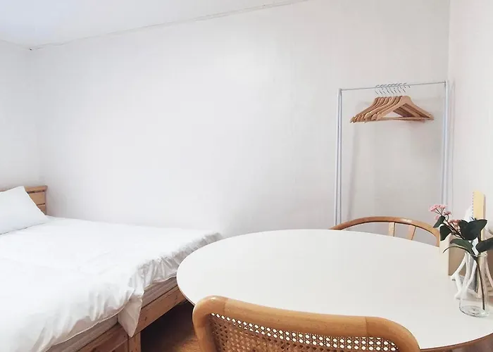 홍대인근 이대역 # Ewha 201 Apartment Seoul